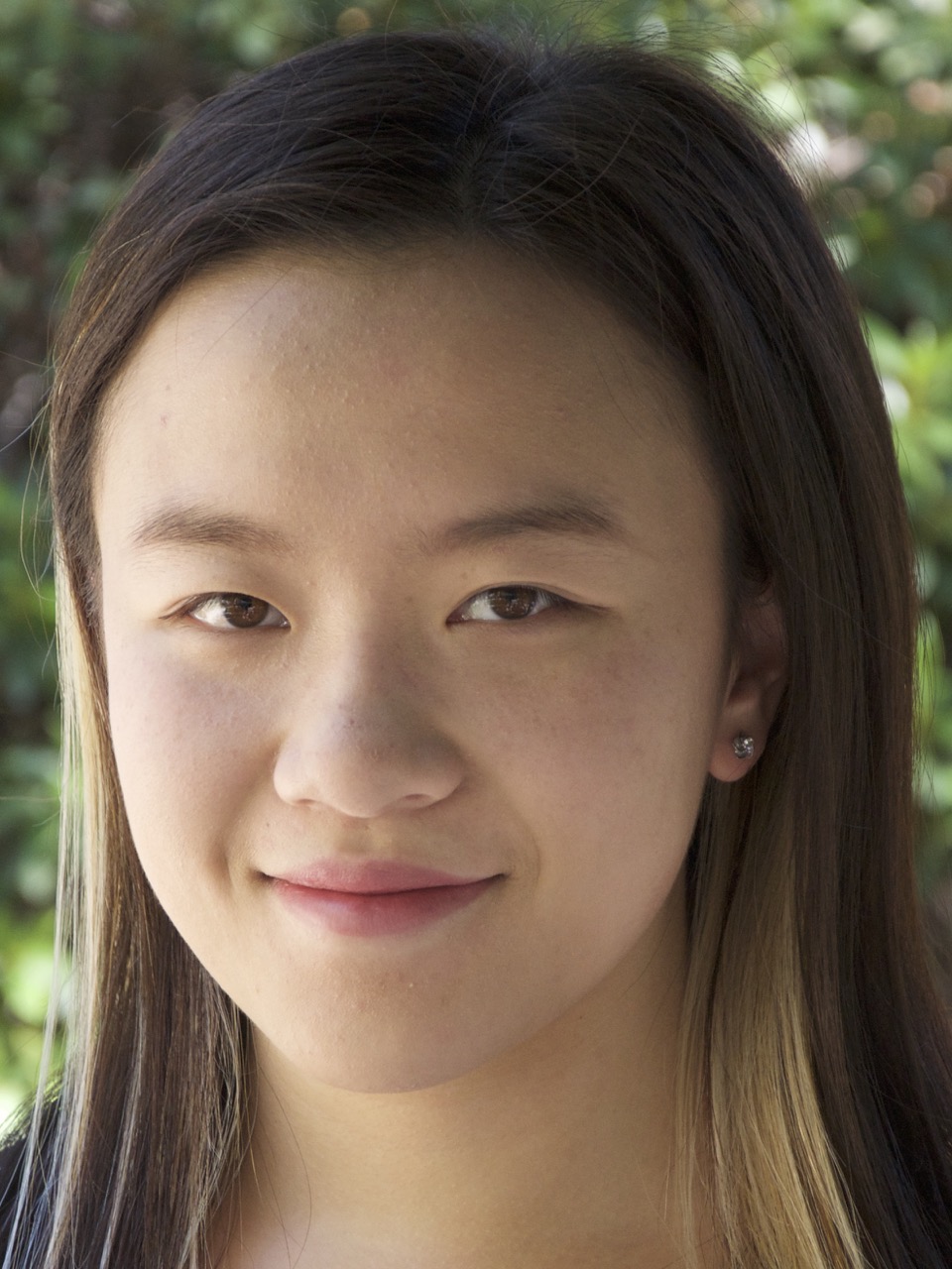 Image of Xin (Laura) Zhang (’16)